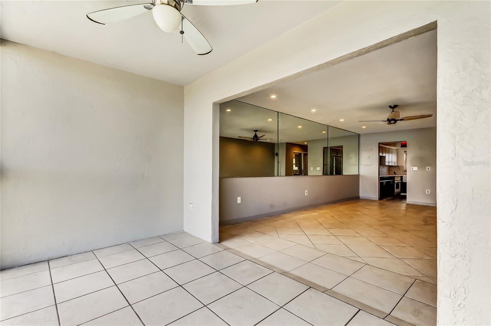 Image 16 of 57 For 4939 Floramar Terrace 410