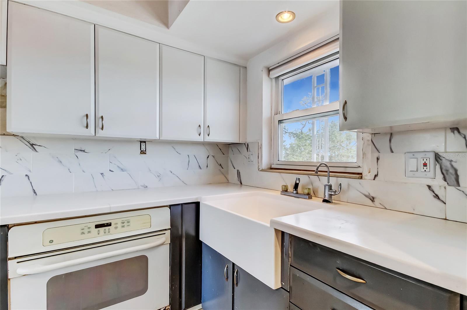 Image 24 of 57 For 4939 Floramar Terrace 410