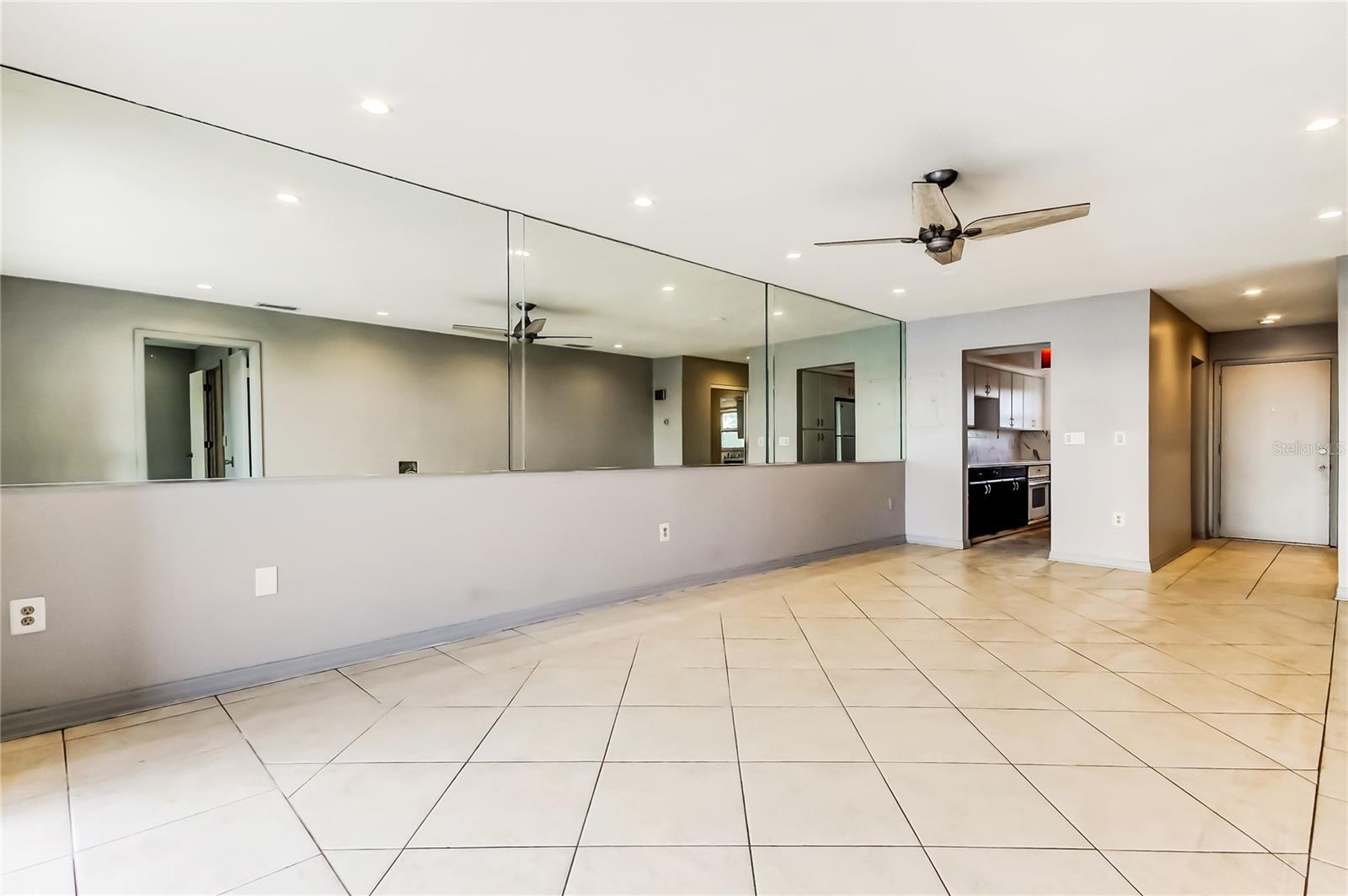 Image 5 of 57 For 4939 Floramar Terrace 410