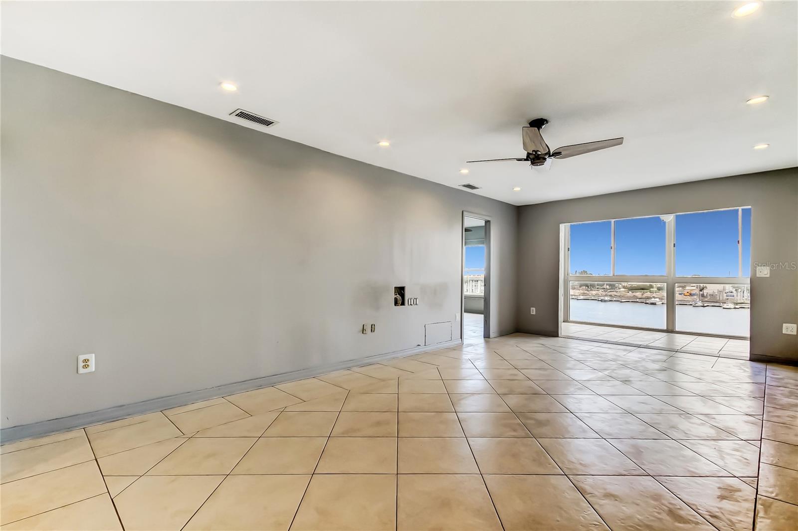 Image 9 of 57 For 4939 Floramar Terrace 410