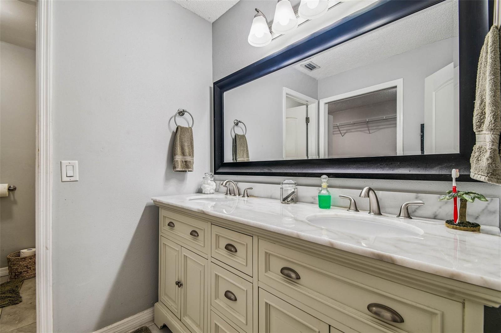 Image 13 of 30 For 1904 Teakwood Drive