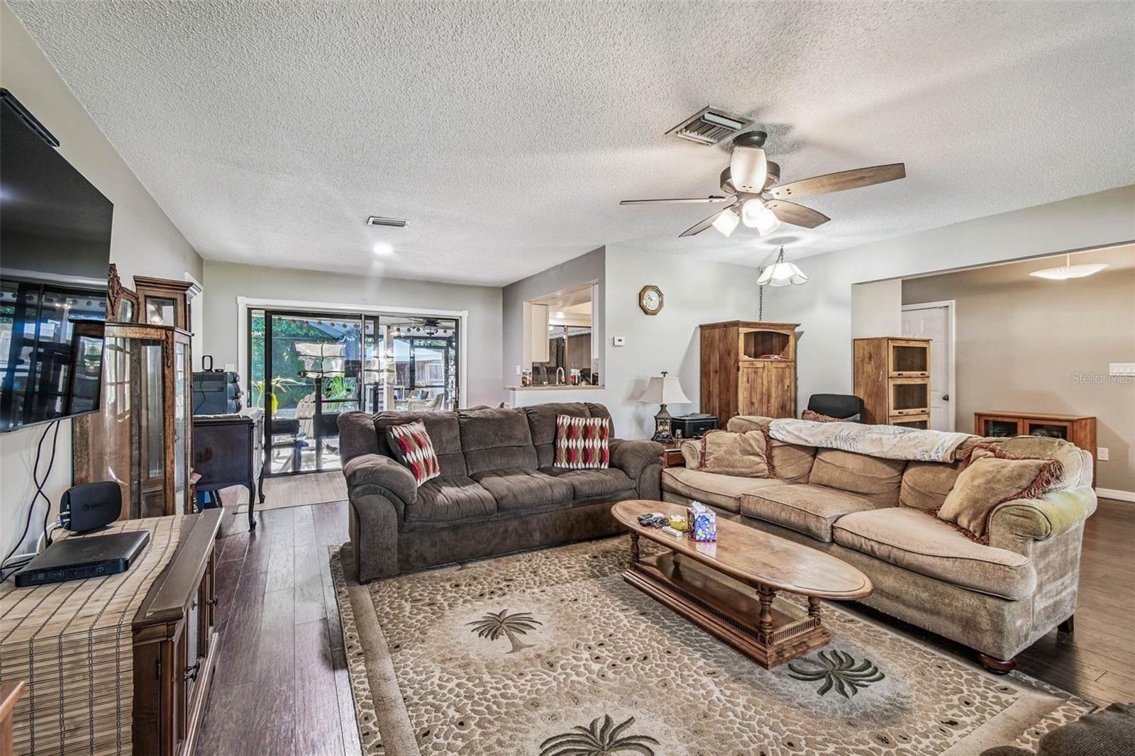 Image 6 of 30 For 1904 Teakwood Drive