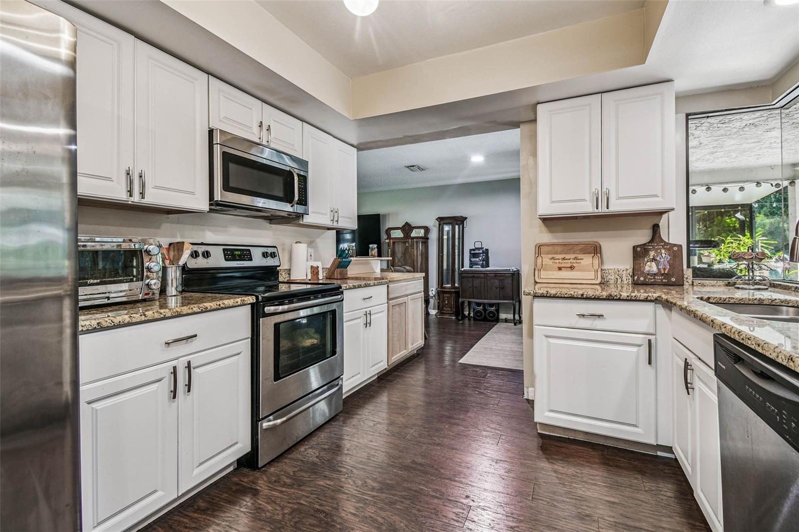 Image 8 of 30 For 1904 Teakwood Drive