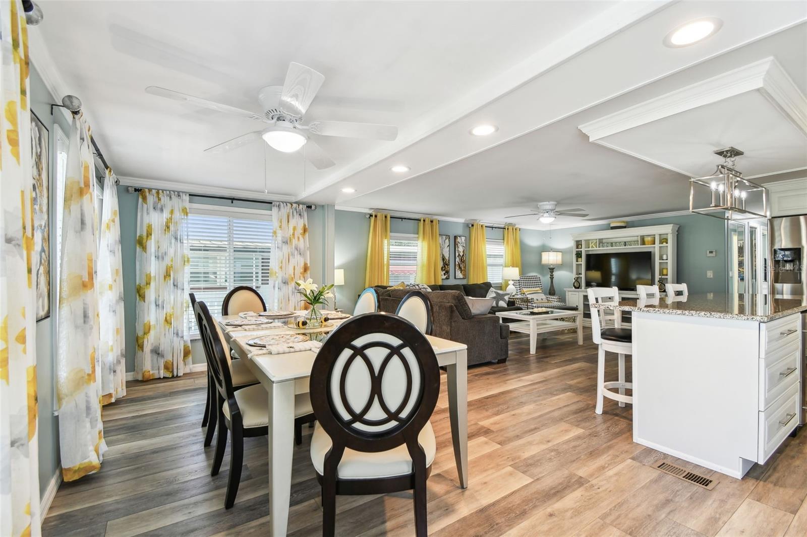 Image 12 of 82 For 12651 Seminole Boulevard 2i