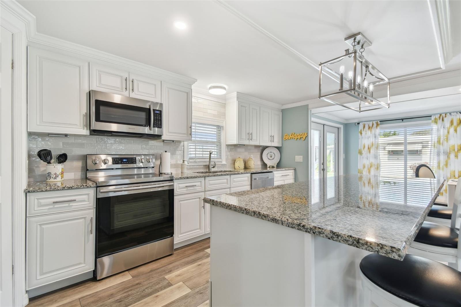 Image 18 of 82 For 12651 Seminole Boulevard 2i