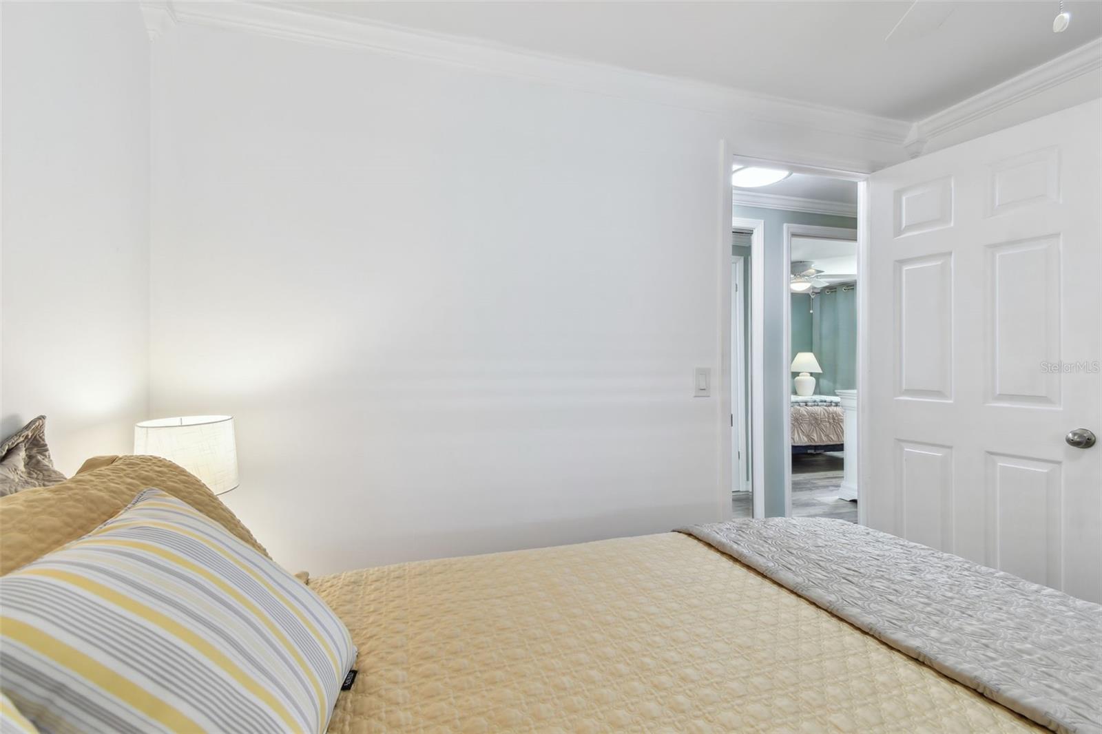 Image 27 of 82 For 12651 Seminole Boulevard 2i