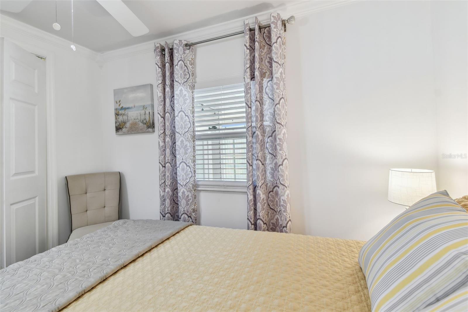 Image 30 of 82 For 12651 Seminole Boulevard 2i