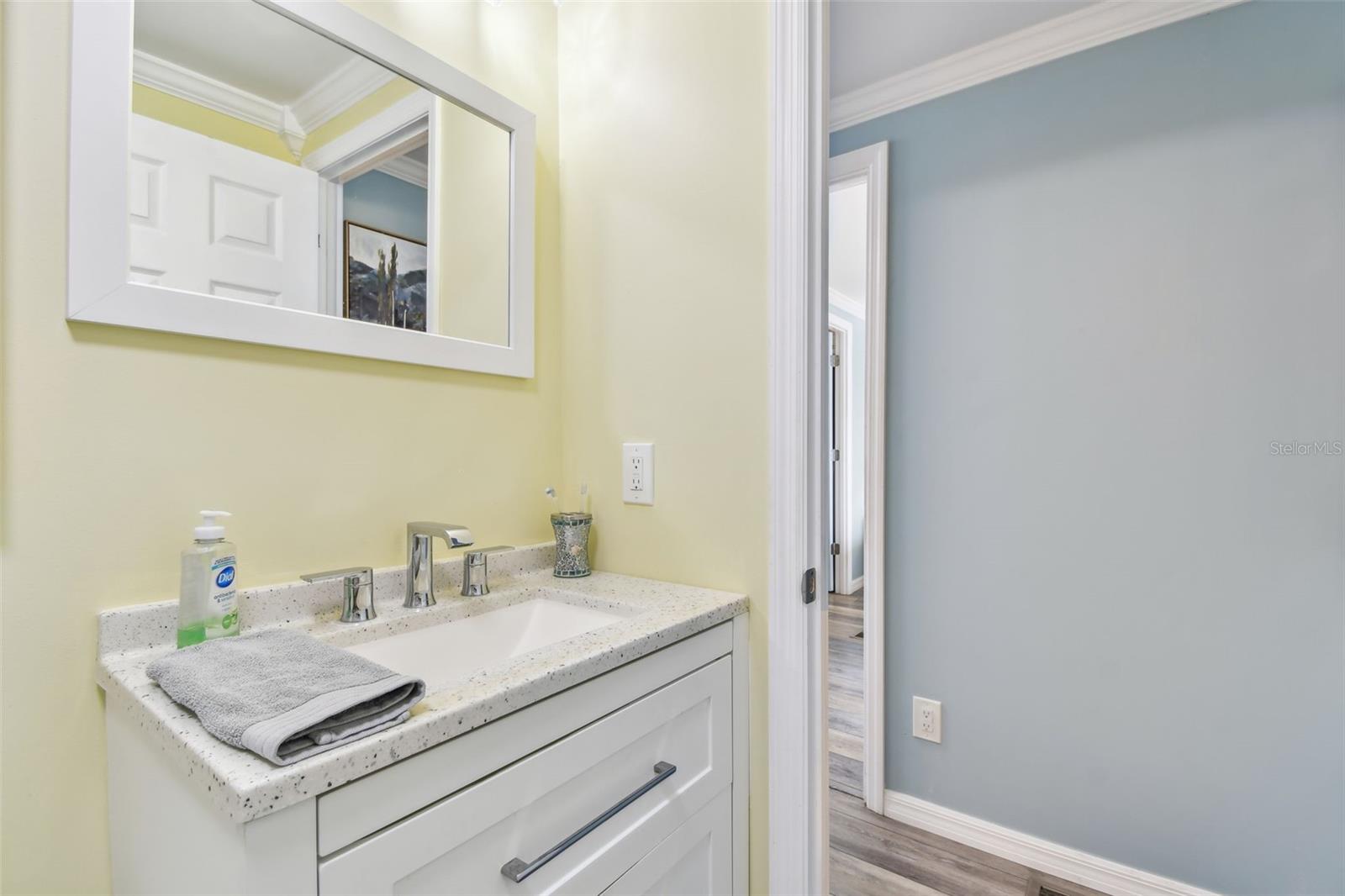 Image 33 of 82 For 12651 Seminole Boulevard 2i