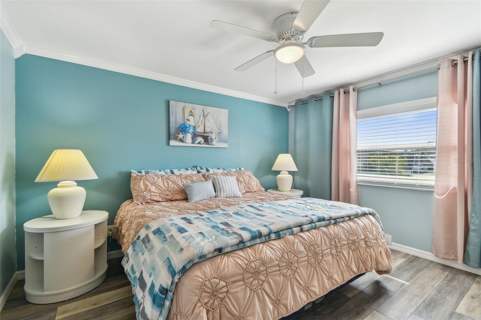 Image 37 of 82 For 12651 Seminole Boulevard 2i