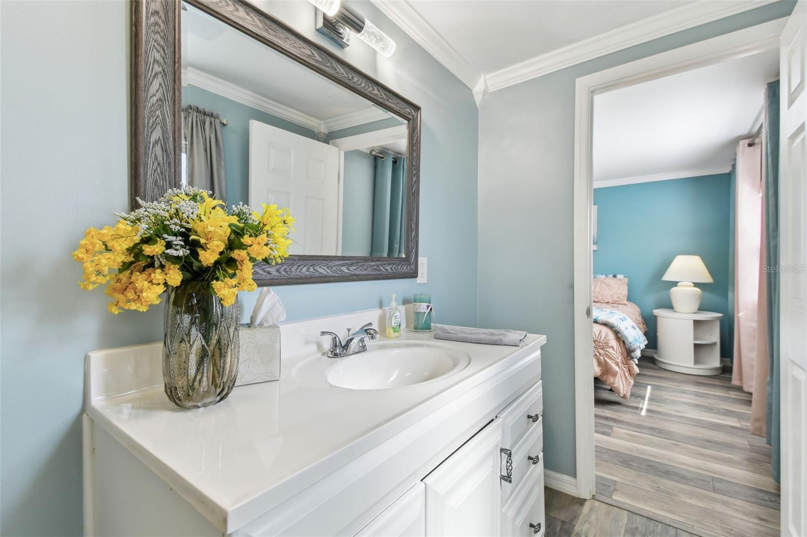 Image 43 of 82 For 12651 Seminole Boulevard 2i