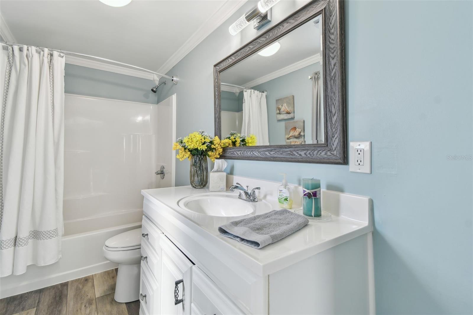 Image 44 of 82 For 12651 Seminole Boulevard 2i