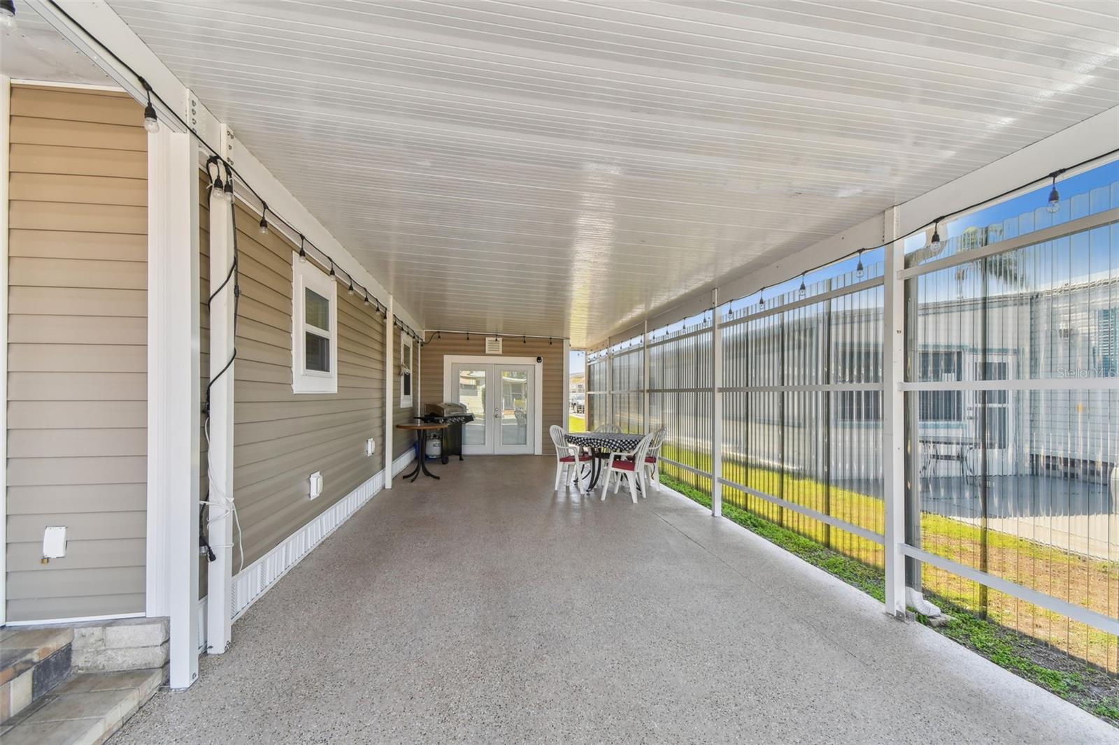 Image 46 of 82 For 12651 Seminole Boulevard 2i