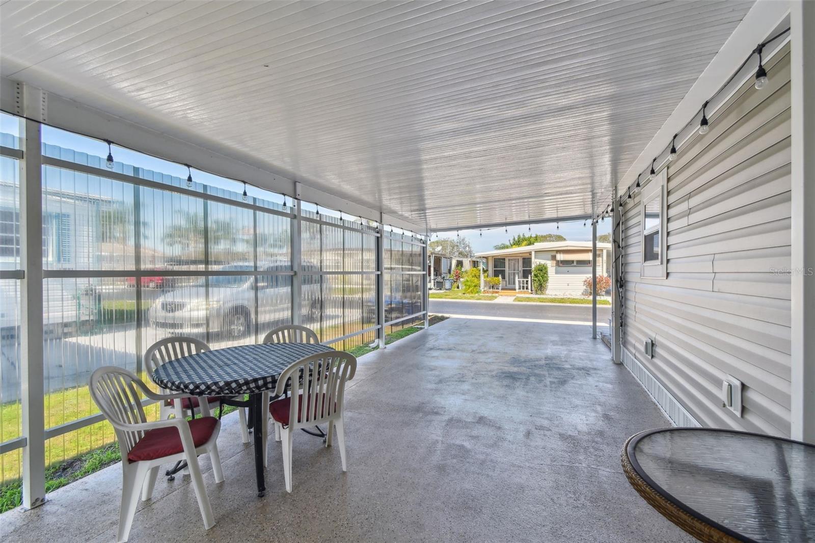 Image 47 of 82 For 12651 Seminole Boulevard 2i