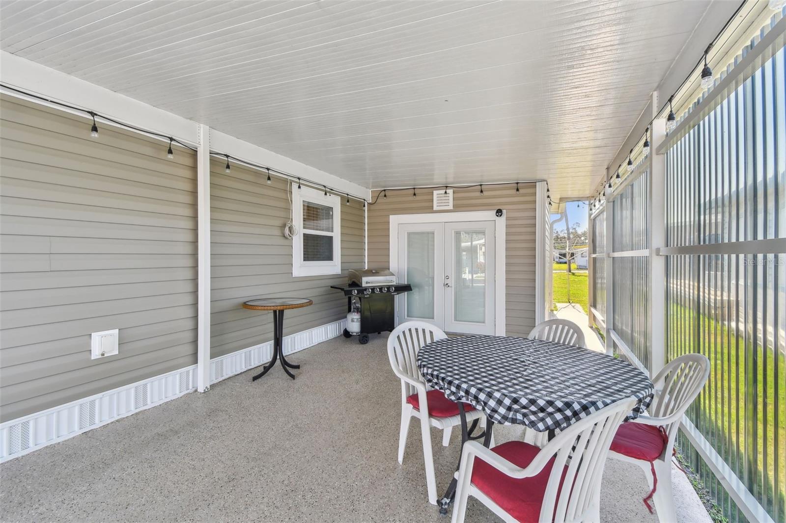 Image 48 of 82 For 12651 Seminole Boulevard 2i