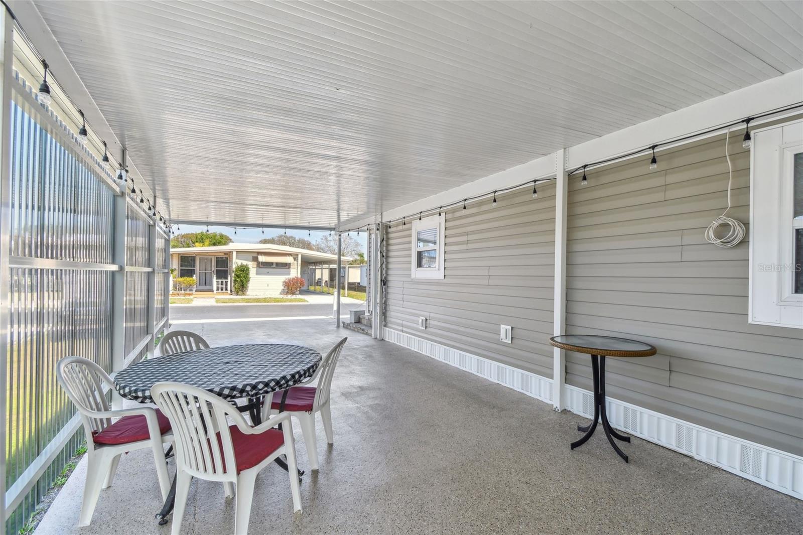 Image 49 of 82 For 12651 Seminole Boulevard 2i