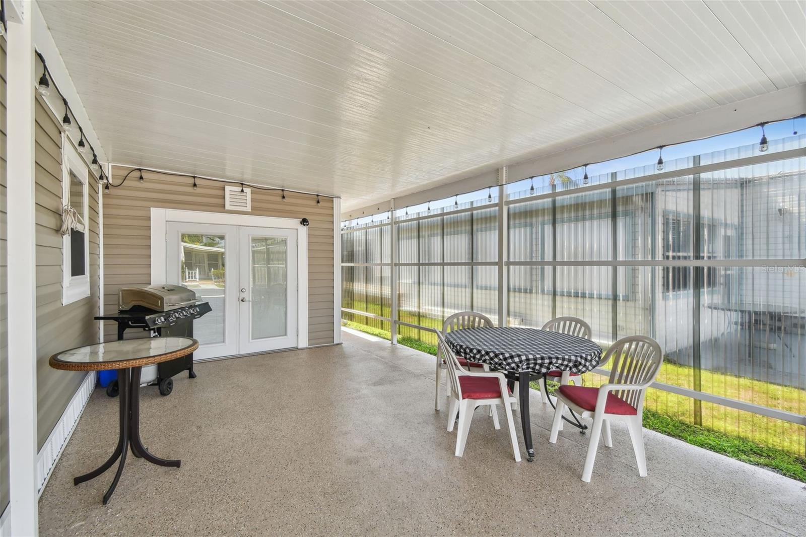 Image 50 of 82 For 12651 Seminole Boulevard 2i