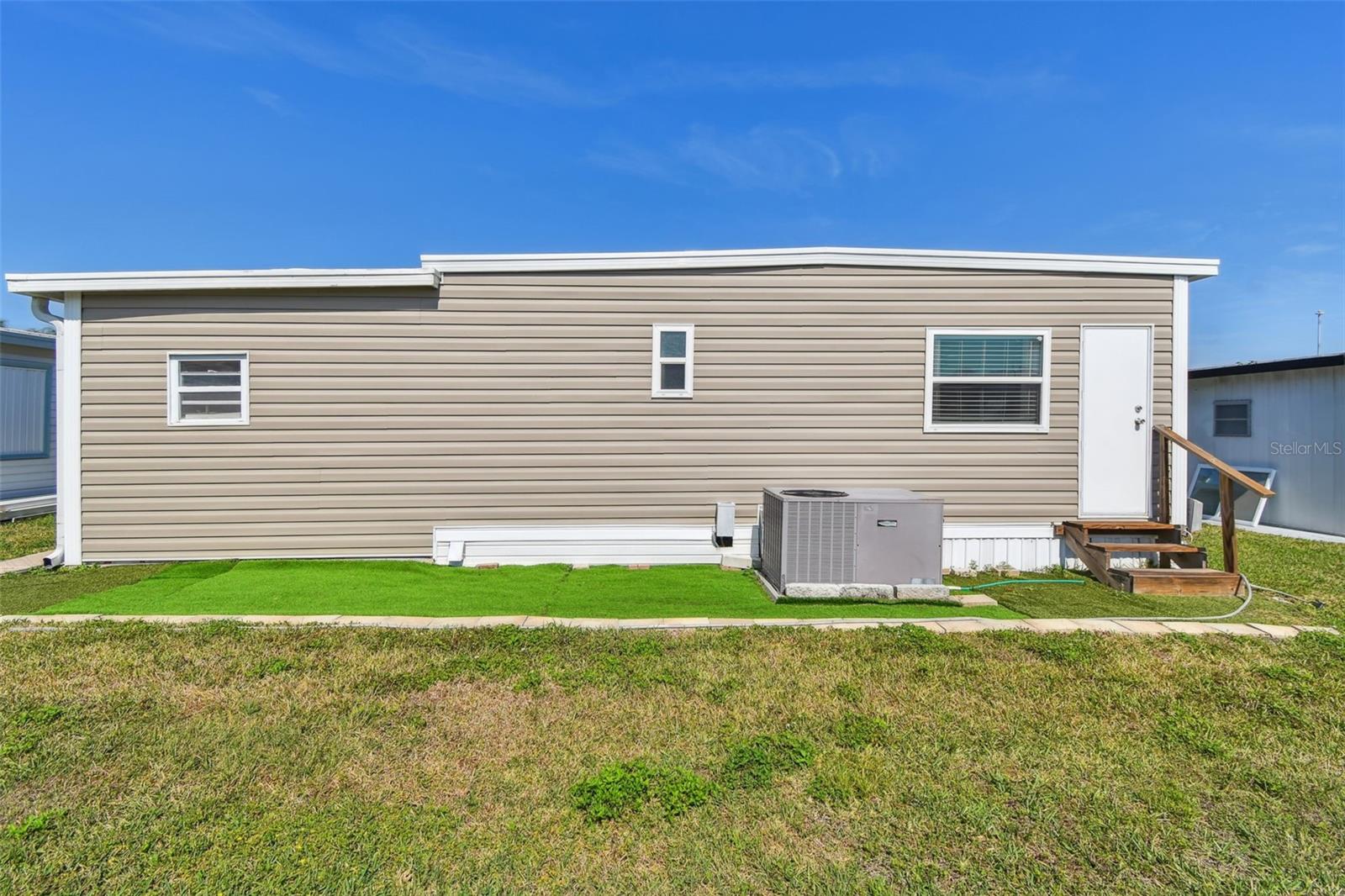 Image 59 of 82 For 12651 Seminole Boulevard 2i