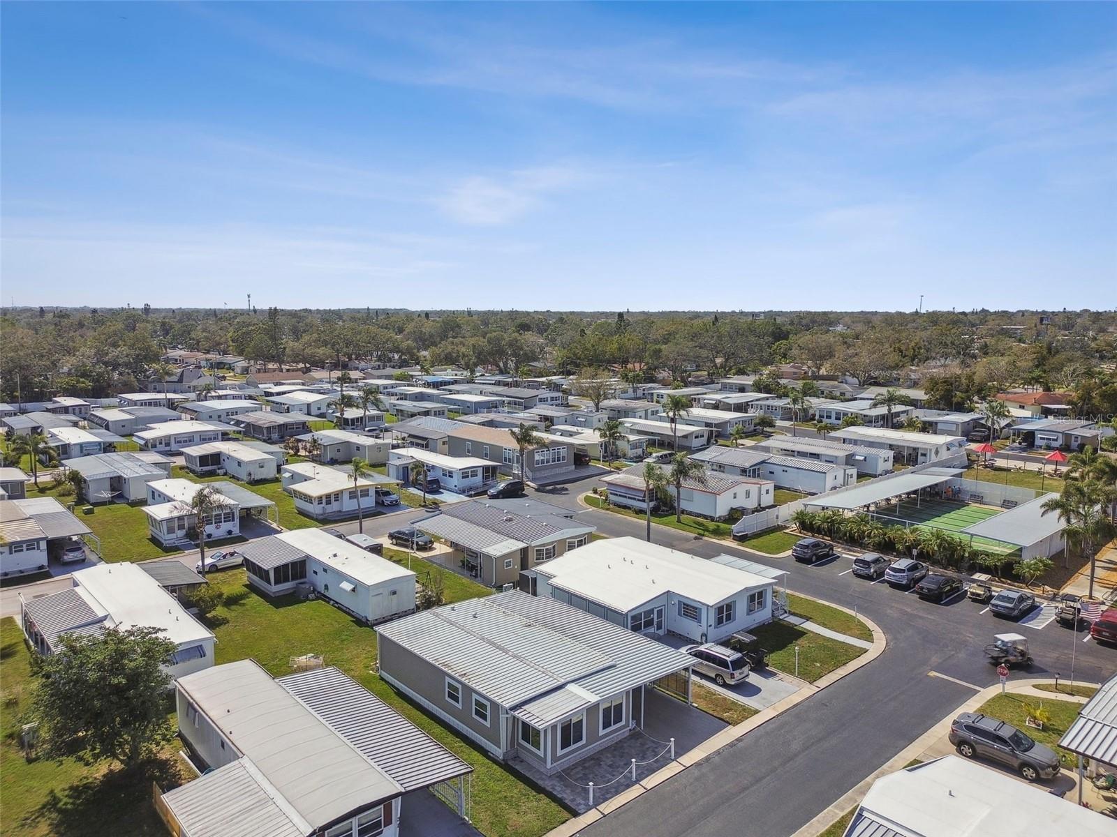 Image 63 of 82 For 12651 Seminole Boulevard 2i