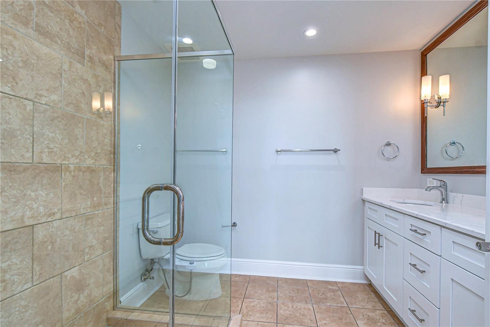 Image 19 of 40 For 1238 Kennedy Boulevard 701