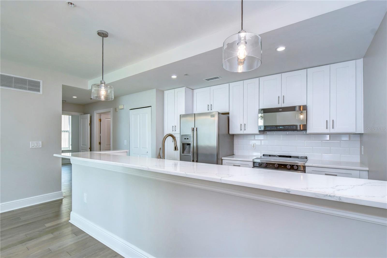 Image 7 of 40 For 1238 Kennedy Boulevard 701