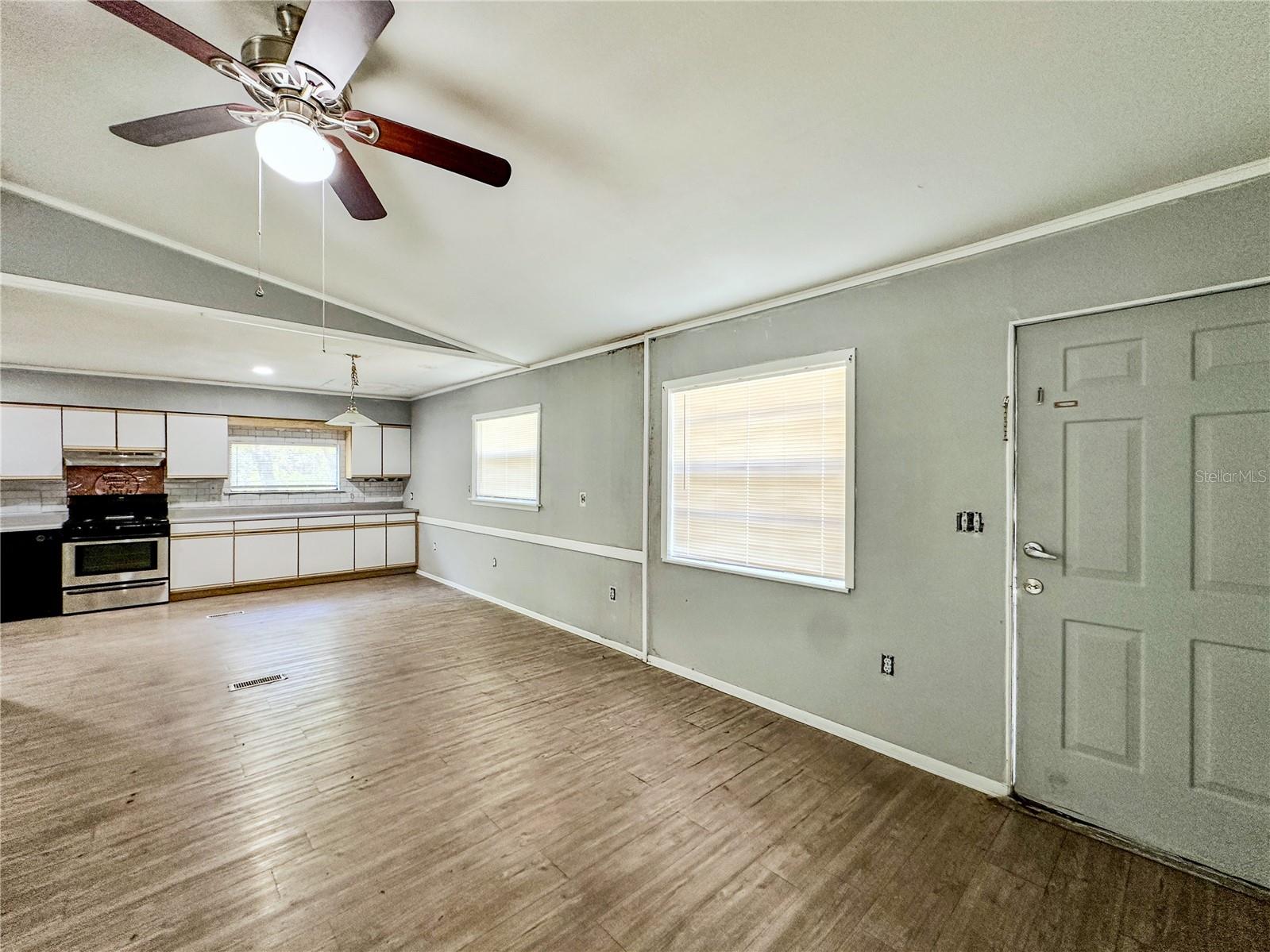 Image 10 of 45 For 13103 Grassy Lane