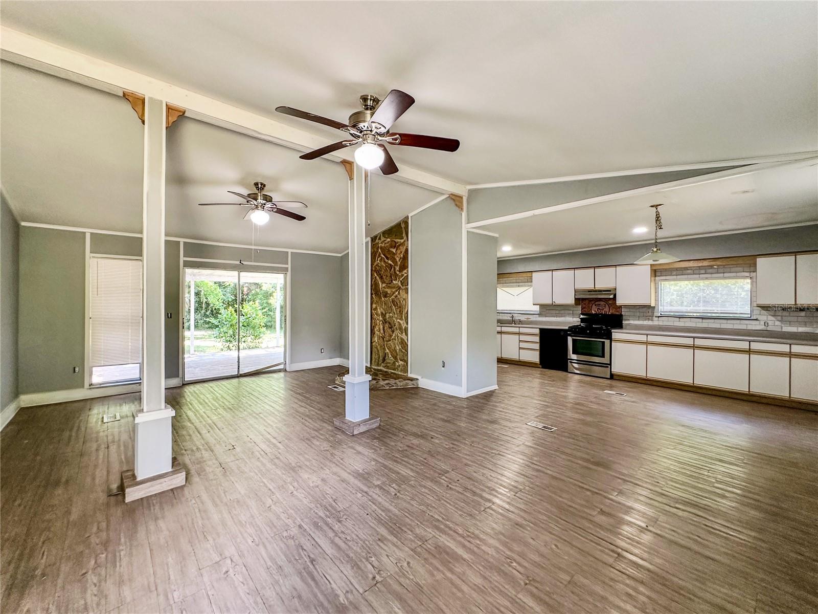Image 9 of 45 For 13103 Grassy Lane