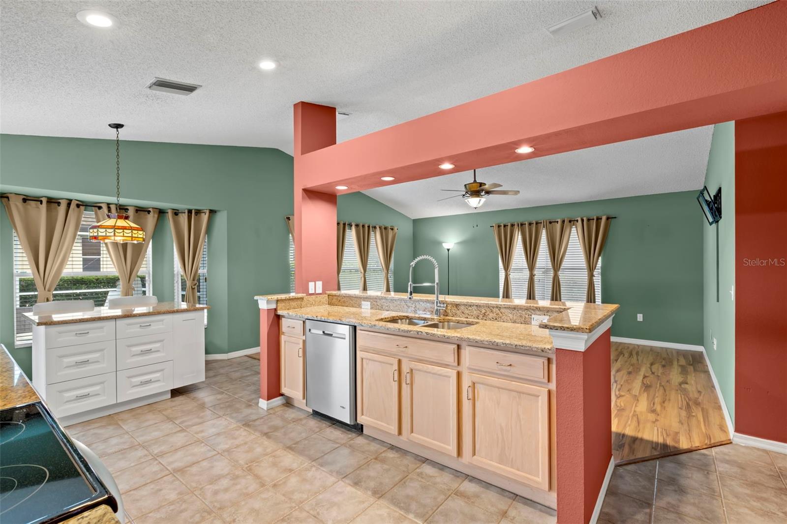 Image 14 of 59 For 18445 Grand Club Drive