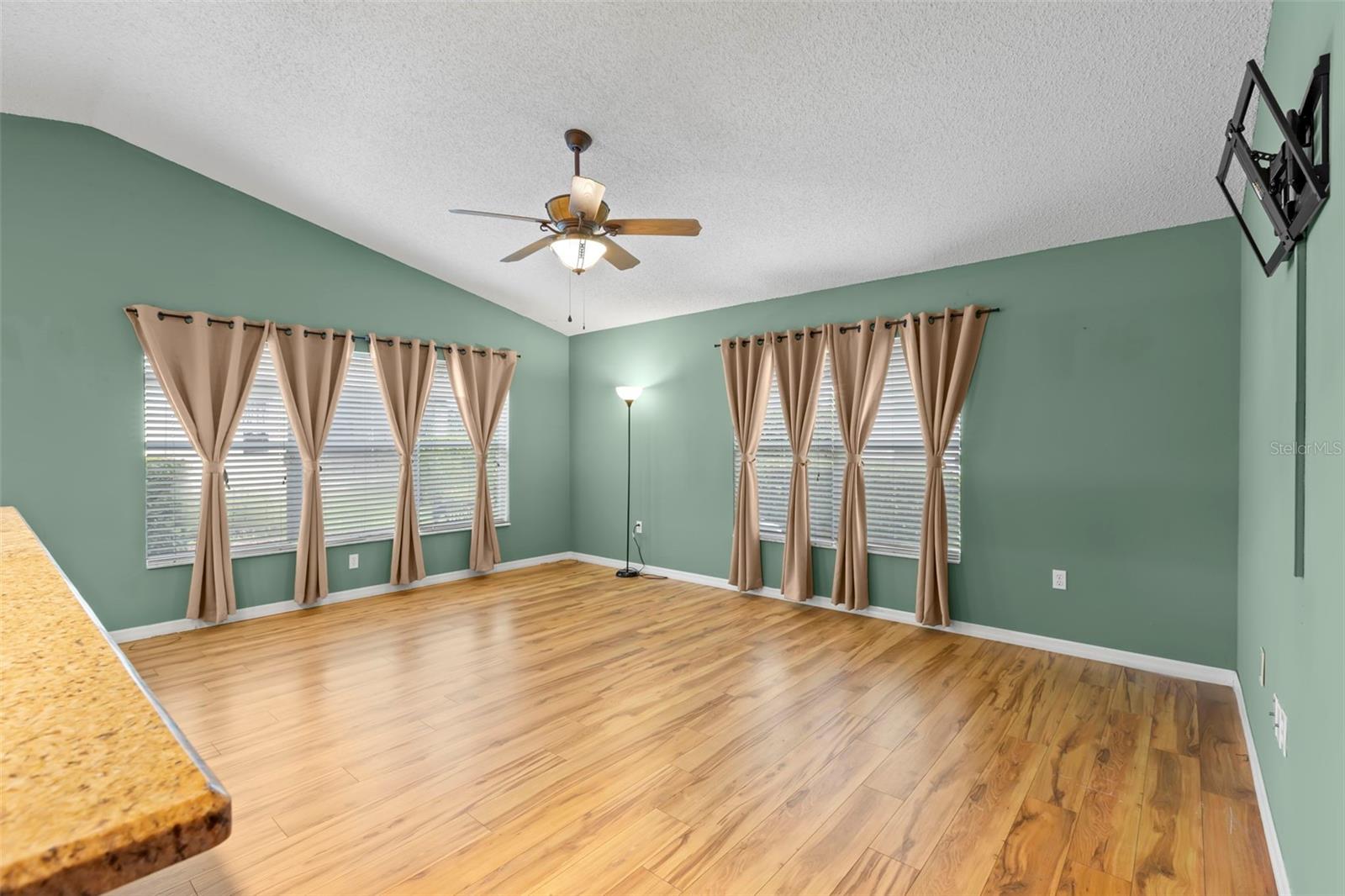 Image 15 of 59 For 18445 Grand Club Drive