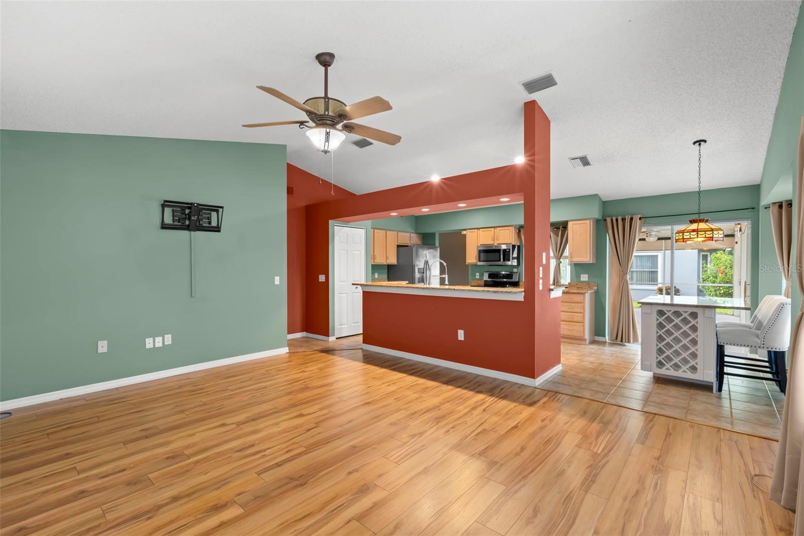 Image 17 of 59 For 18445 Grand Club Drive