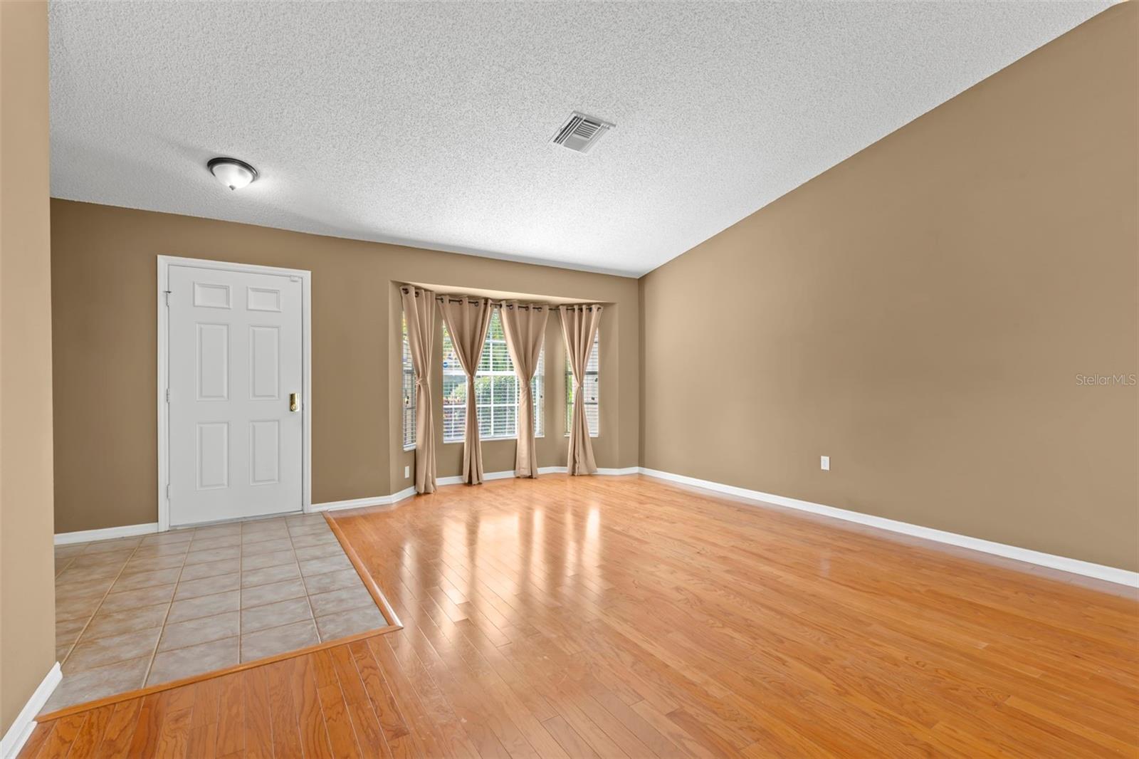 Image 5 of 59 For 18445 Grand Club Drive