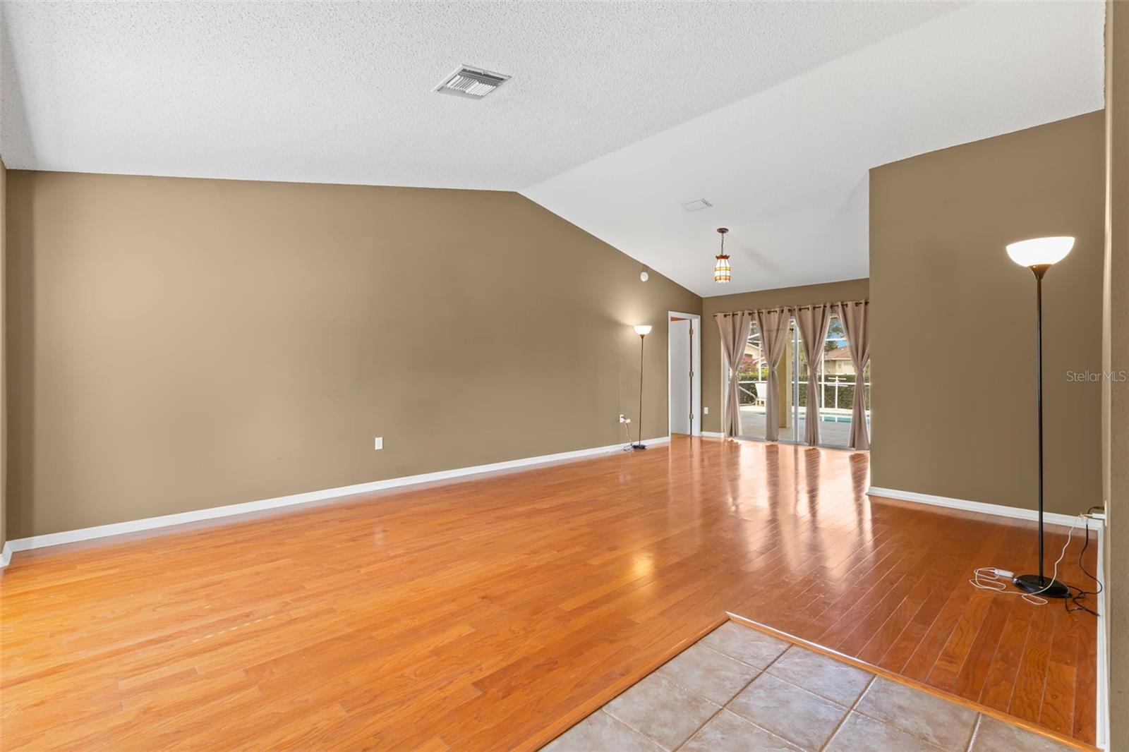 Image 6 of 59 For 18445 Grand Club Drive
