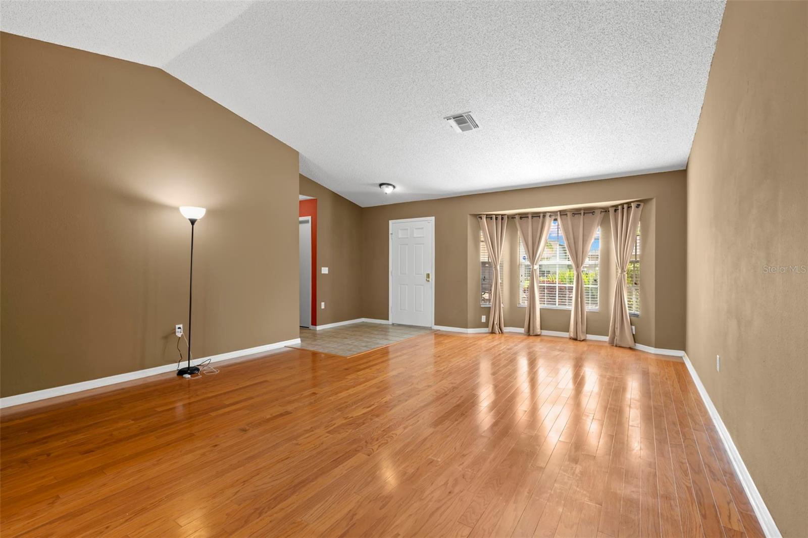 Image 7 of 59 For 18445 Grand Club Drive