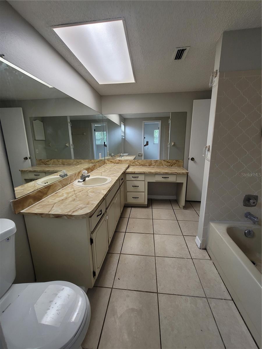 Image 13 of 18 For 8089 Omaha Circle
