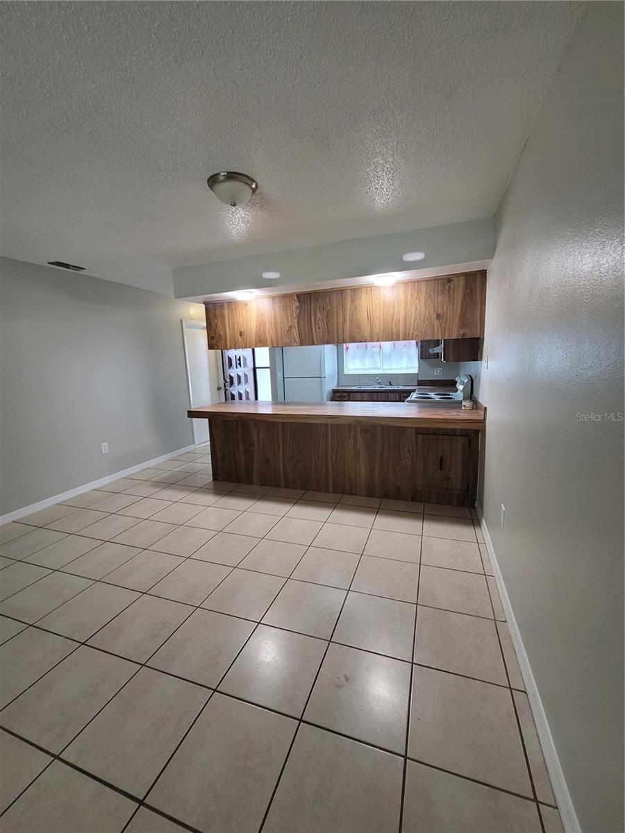 Image 3 of 18 For 8089 Omaha Circle