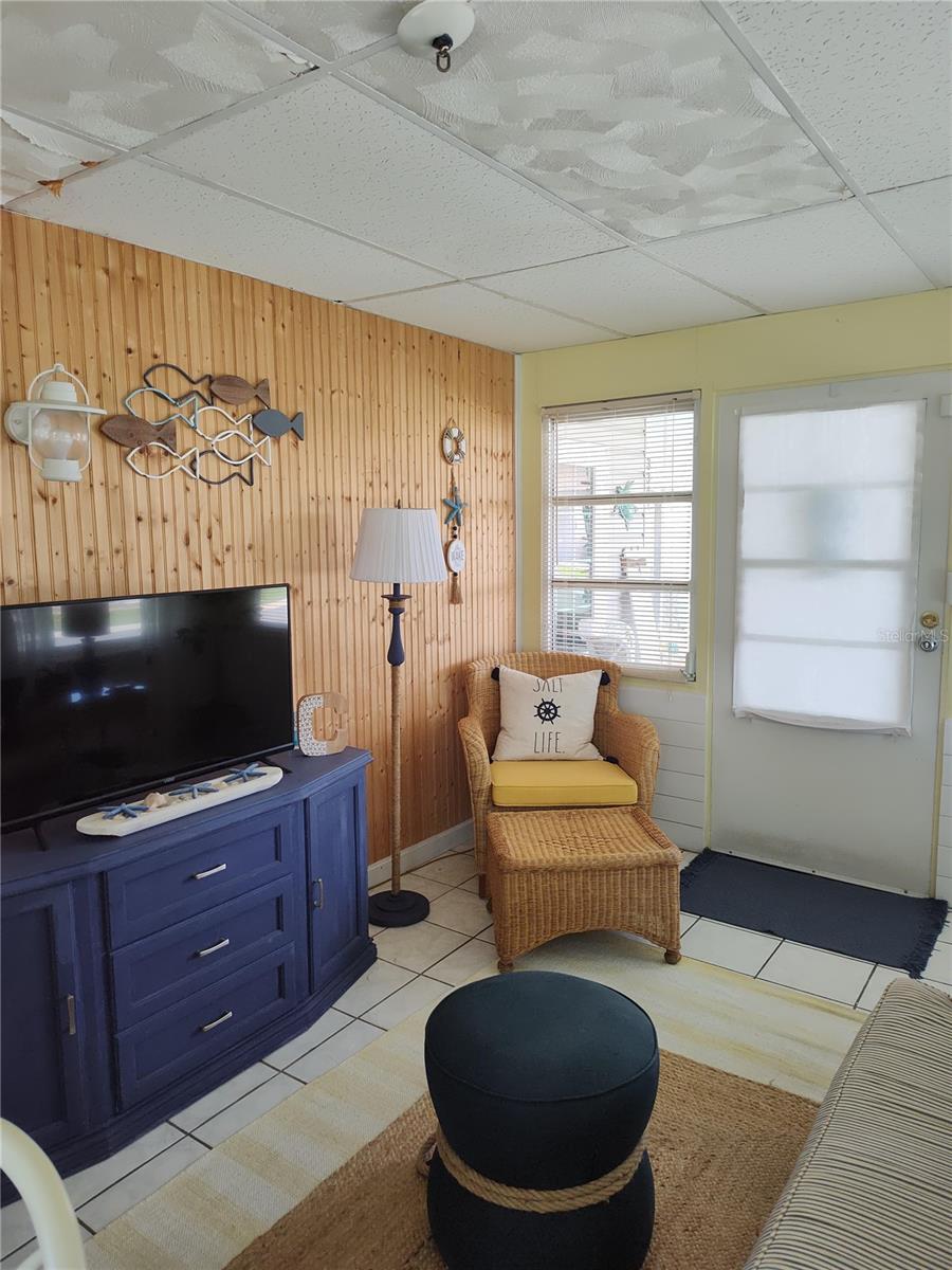 Image 9 of 23 For 3348 Lanark Drive