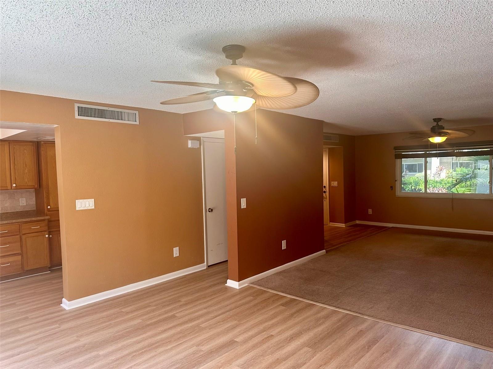 Image 11 of 47 For 10605 Carrollbrook Way