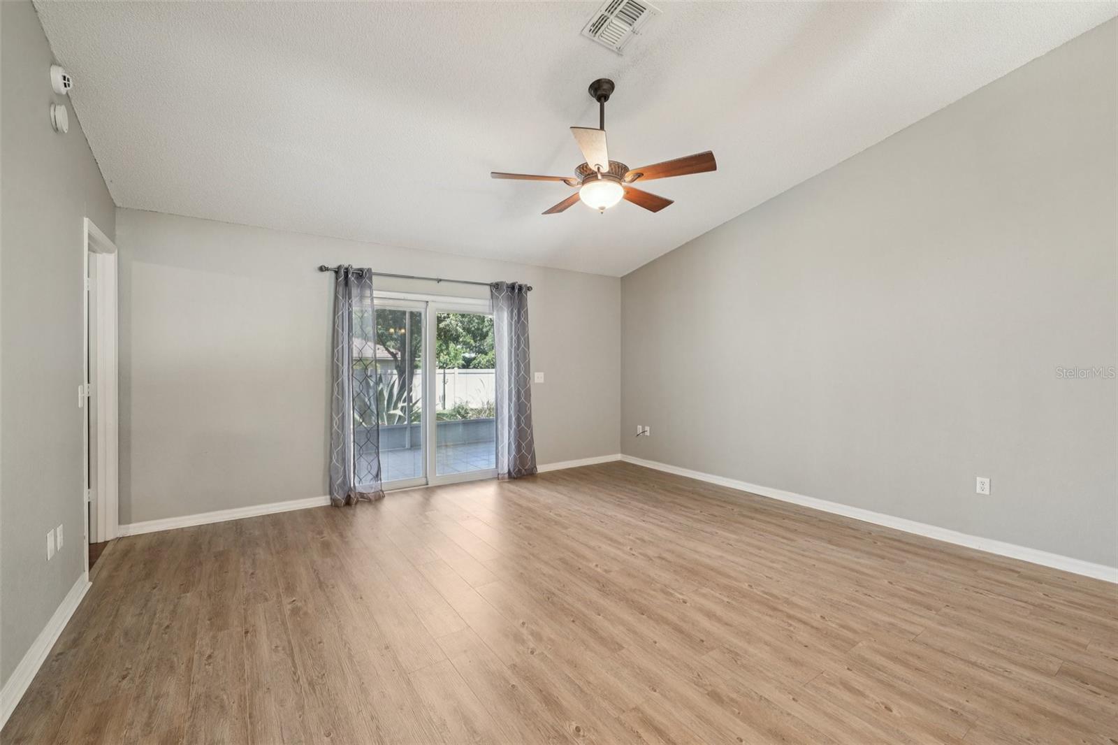 Image 14 of 70 For 2851 Timbercrest Place