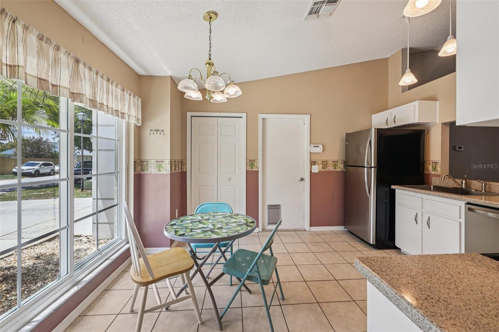 Image 16 of 70 For 2851 Timbercrest Place