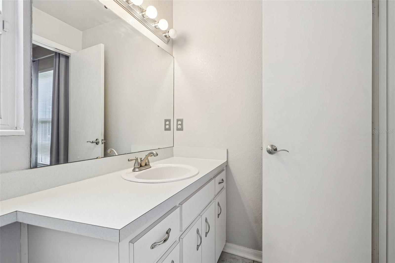 Image 35 of 70 For 2851 Timbercrest Place