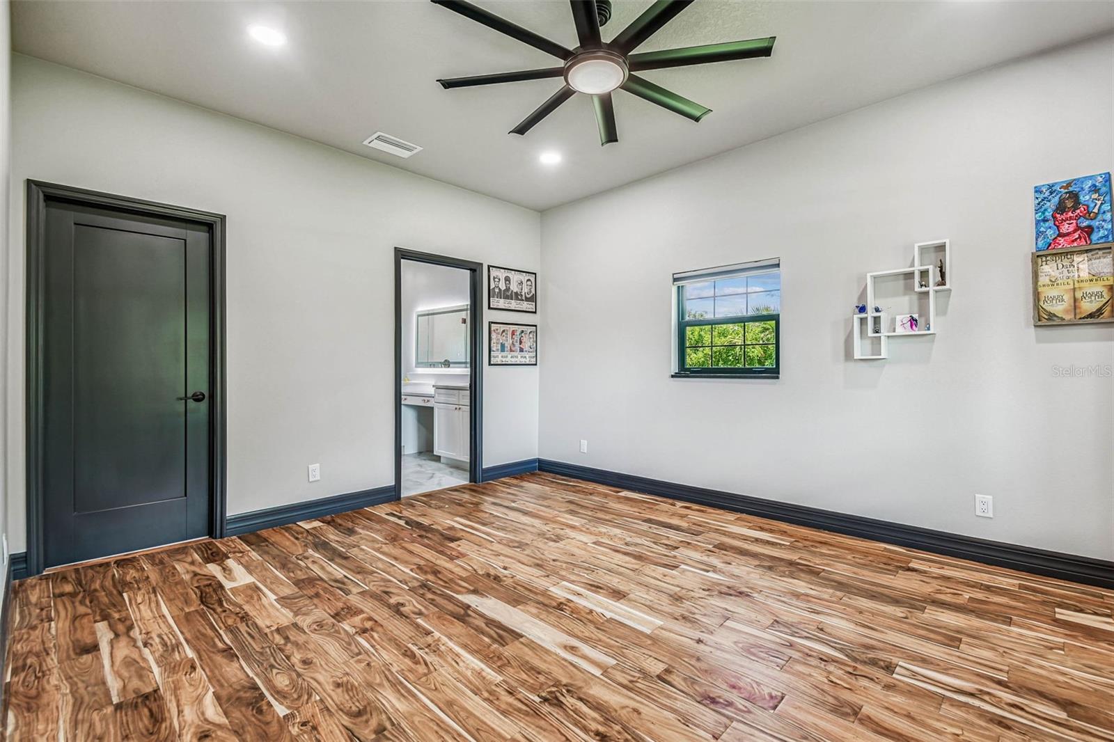 Listing photo id 14 for 1517 Uncle Buds Lane
