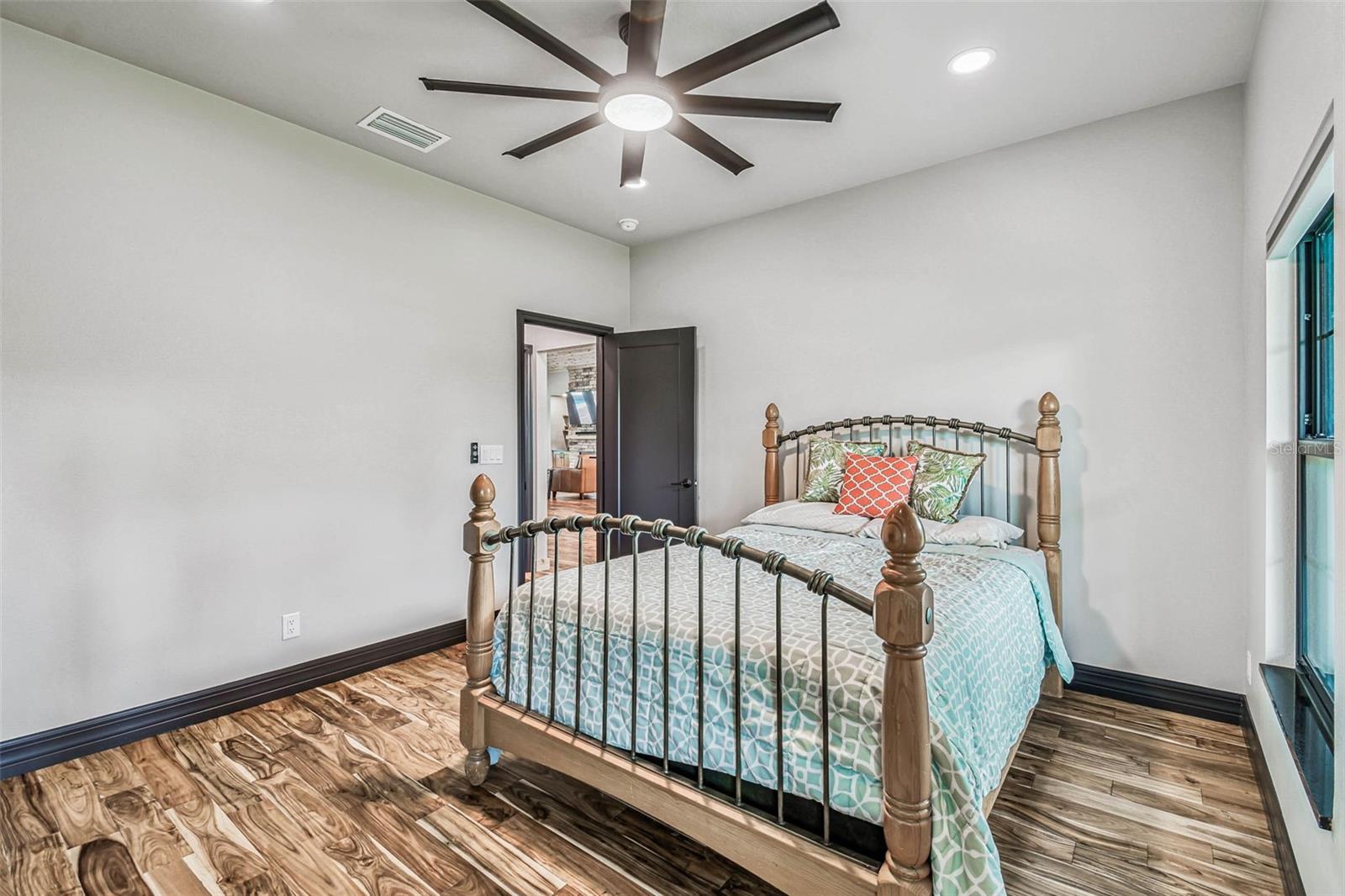 Listing photo id 18 for 1517 Uncle Buds Lane