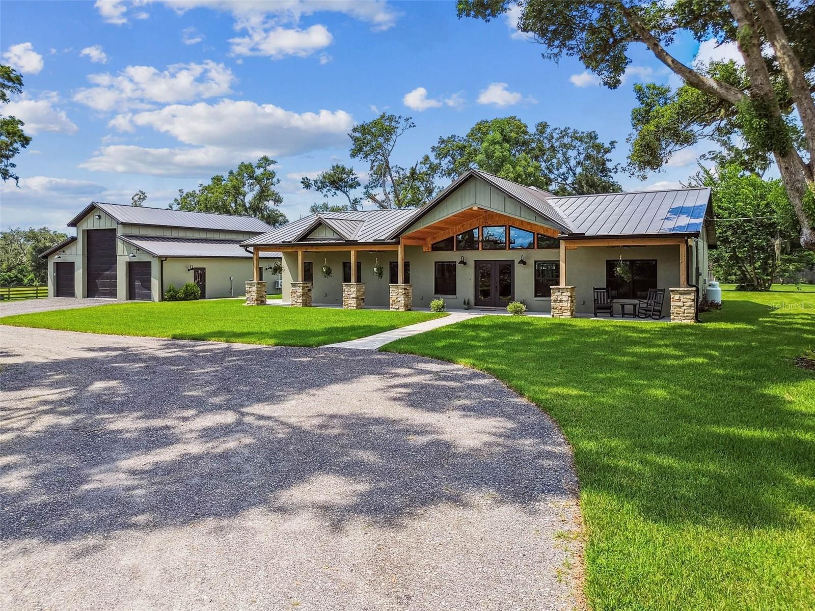 Listing photo id 1 for 1517 Uncle Buds Lane