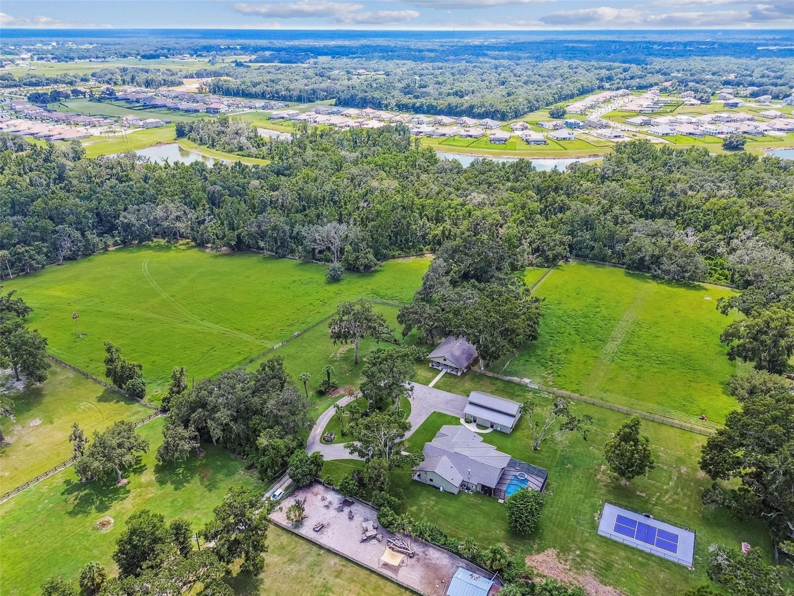 Listing photo id 39 for 1517 Uncle Buds Lane