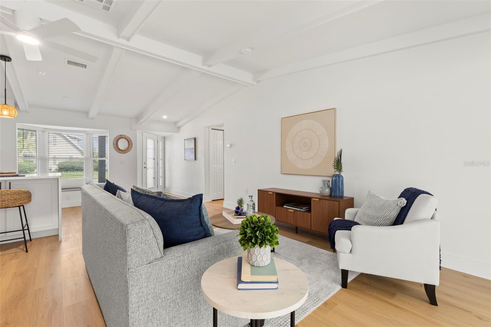 Listing photo id 12 for 2164 Cedar Drive