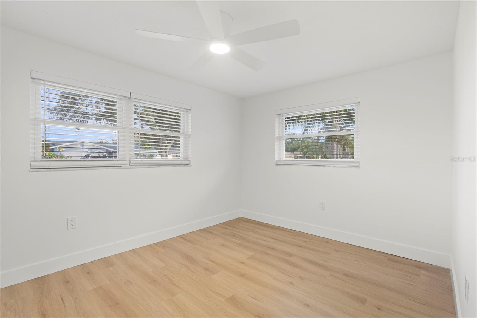 Listing photo id 21 for 2164 Cedar Drive