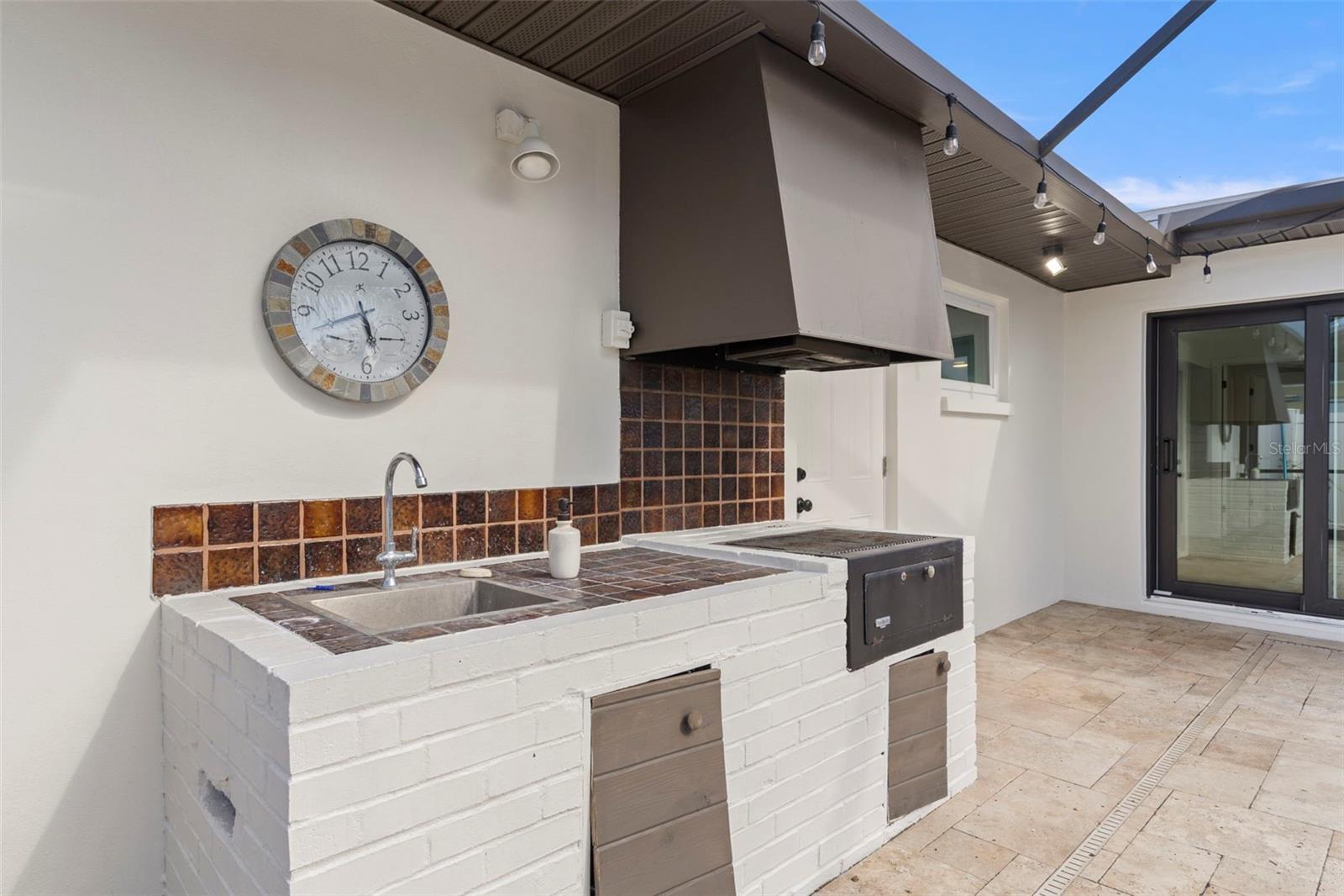 Listing photo id 23 for 2164 Cedar Drive