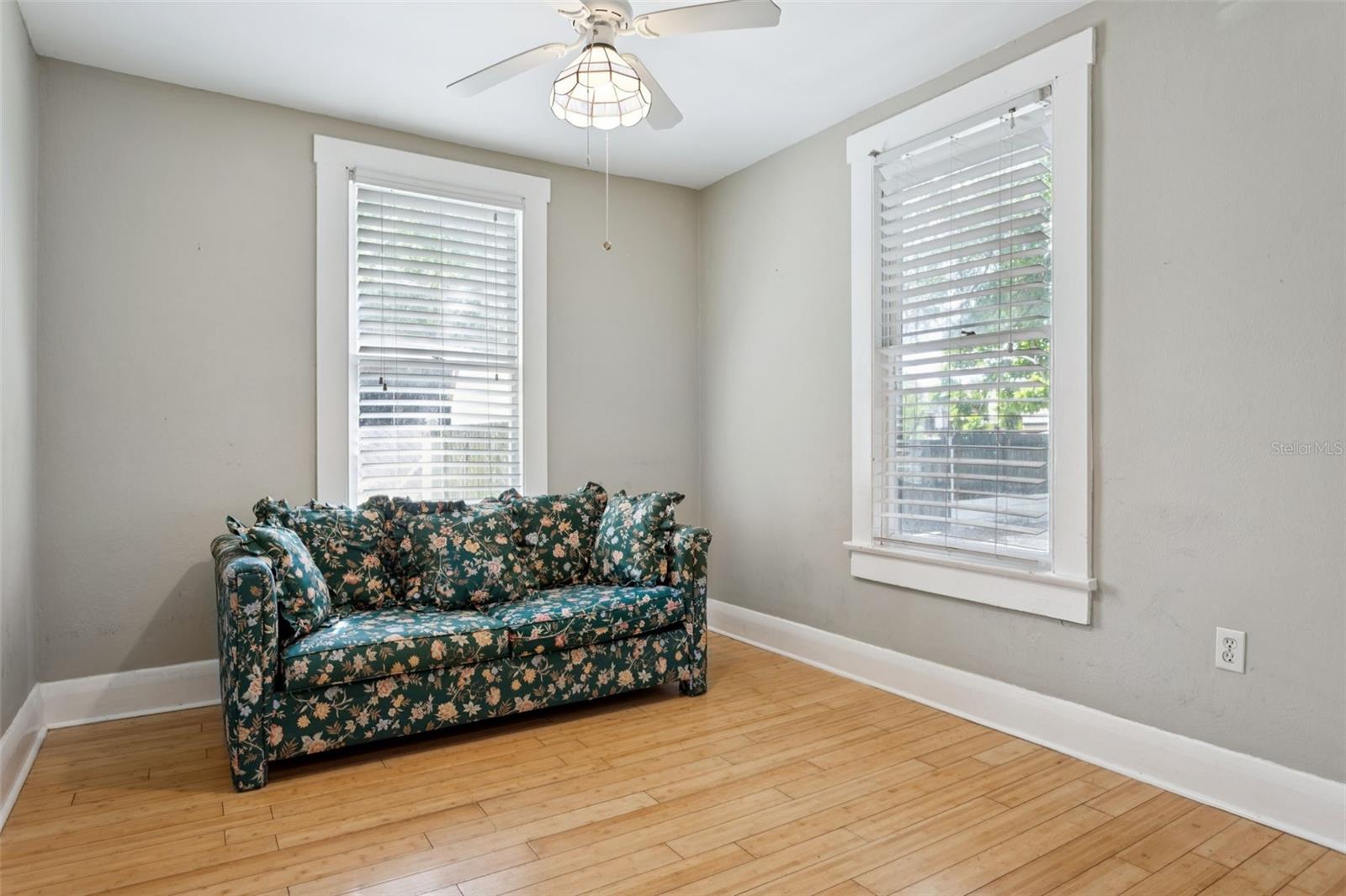 Image 15 of 29 For 1029 Mohawk Ave Avenue