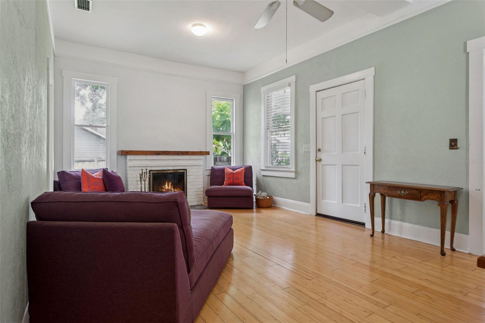 Image 5 of 29 For 1029 Mohawk Ave Avenue
