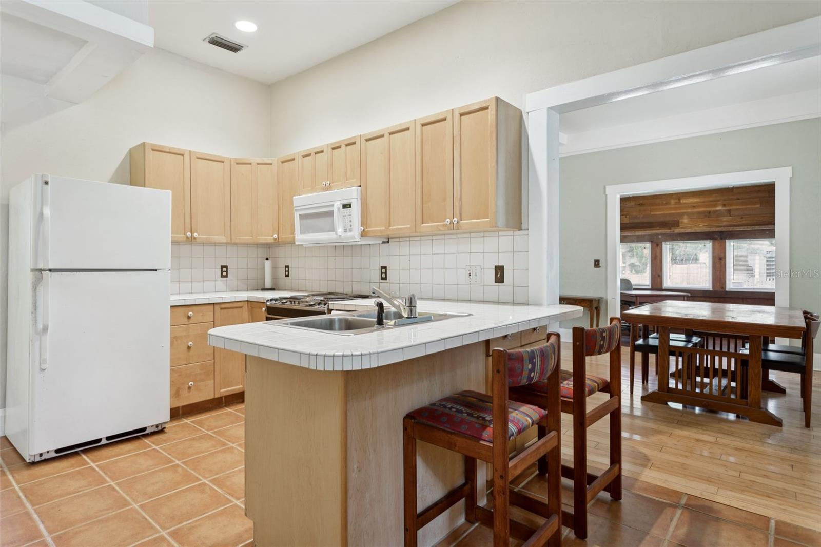 Image 9 of 29 For 1029 Mohawk Ave Avenue