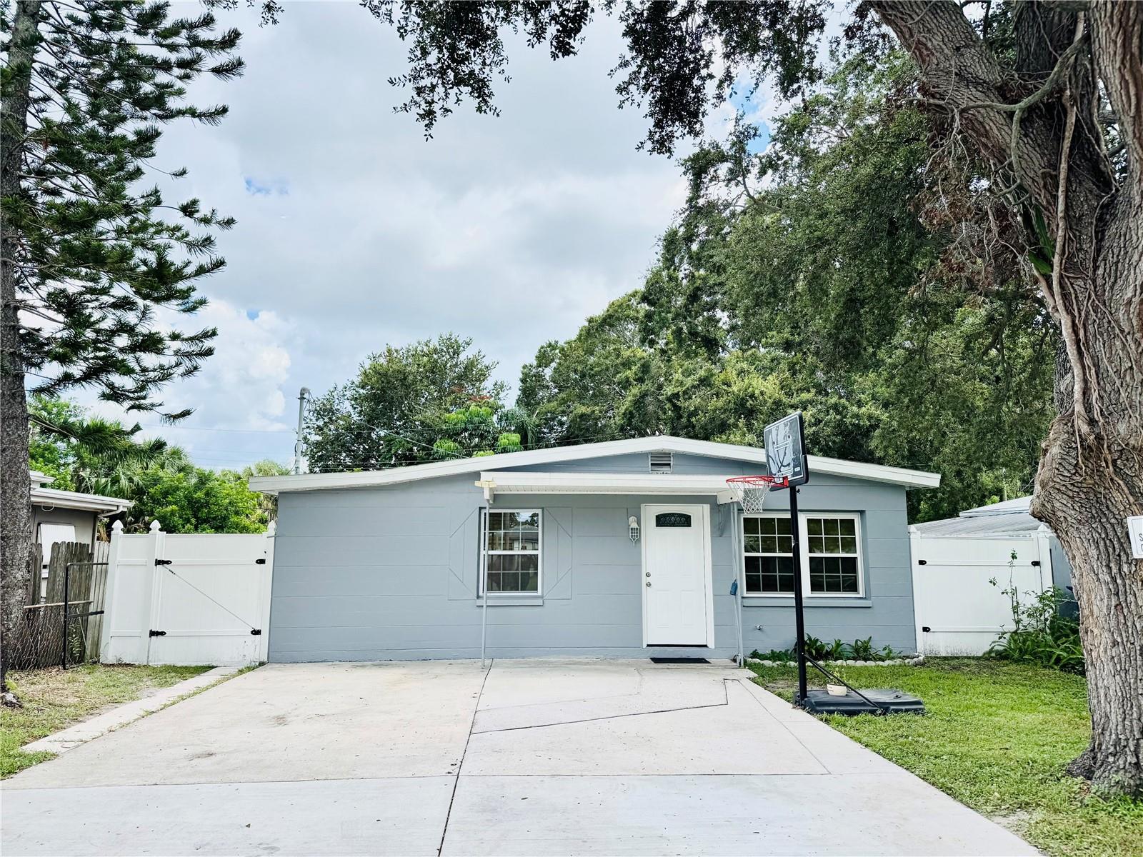 Image 19 of 29 For 7428 36th Avenue N